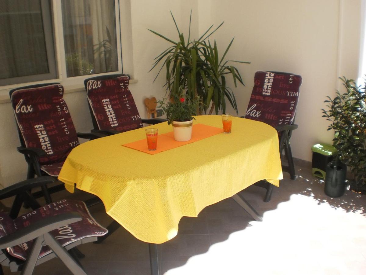 Apartment Lana Omiš Eksteriør bilde